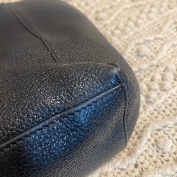 Tory Burch Bombe “All T” East/West Tote Bag - Picture 4 of 10